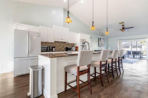 Cozy 3-bedroom Villa W/ Queen Bed And Private Pool