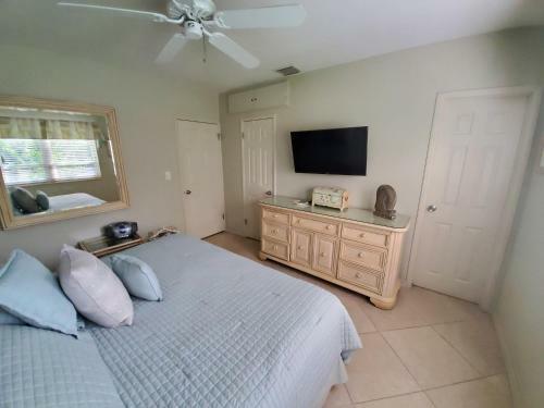 Beach Resort Villa - Beautiful Updated