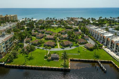 Beach Resort Villa - Beautiful Updated