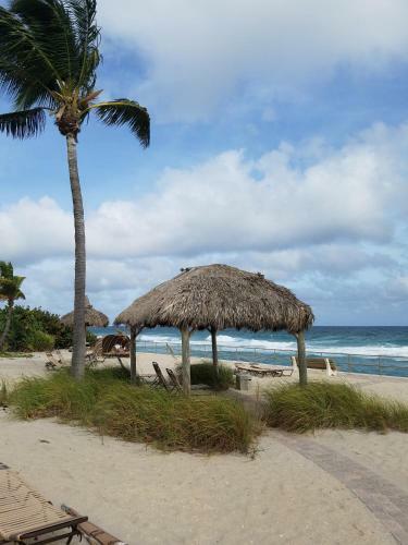 Beach Resort Villa - Beautiful Updated