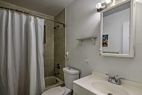 Inviting Family Apartment Less Than 3 Mi From The Coast!