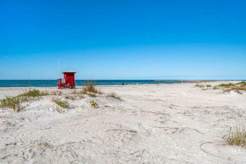 Charming Beach Front Cottage With Stunning Unset Views Pets Are Welcome Here Bella11