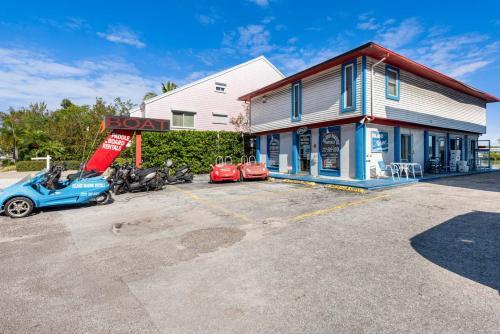 Charming Beach Front Cottage With Stunning Unset Views Pets Are Welcome Here Bella11