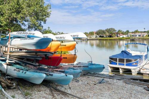 Charming Beach Front Cottage With Stunning Unset Views Pets Are Welcome Here Bella11