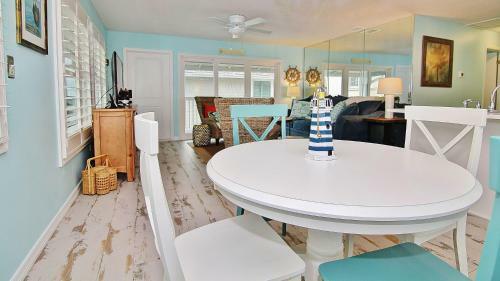 Shore Haven 4a By Teeming Vacation Rentals