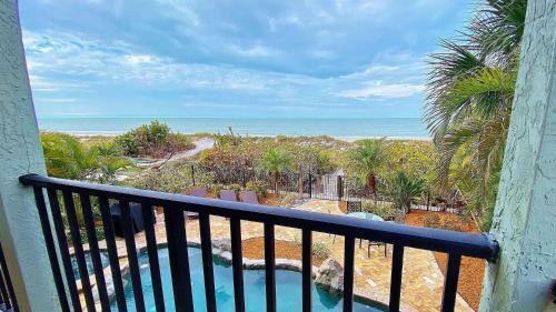 On The Rocks By Teeming Vacation Rentals