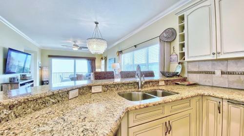 On The Rocks By Teeming Vacation Rentals