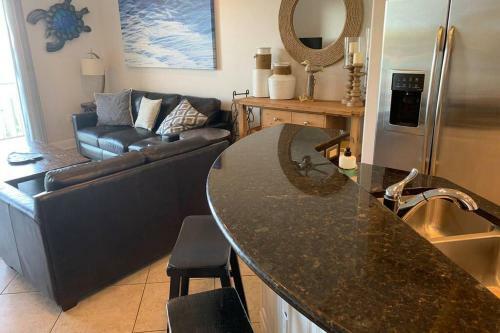 Luxury And Spacious Waterside Getaway