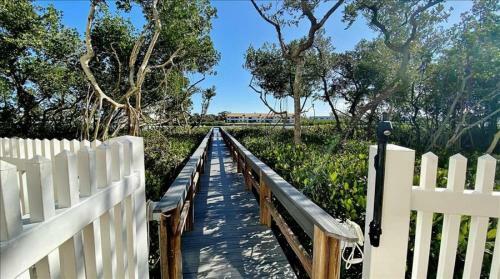 Quiet Waters D4 By Teeming Vacation Rentals