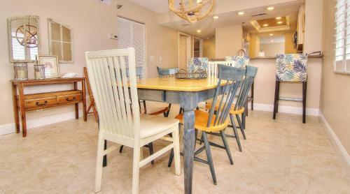 Water View By Teeming Vacation Rentals