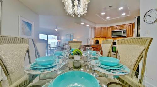 Beach Palms By Teeming Vacation Rentals