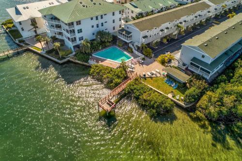 Sea Shell 24 -charming Townhome Near The Beach With Pool And Bbq