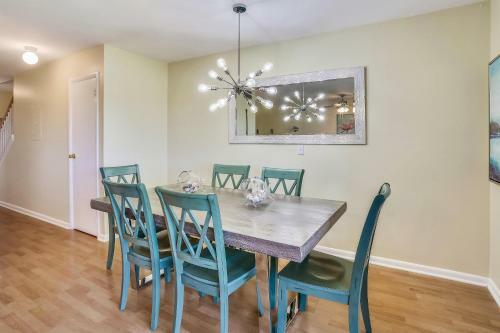 Sea Shell 24 -charming Townhome Near The Beach With Pool And Bbq