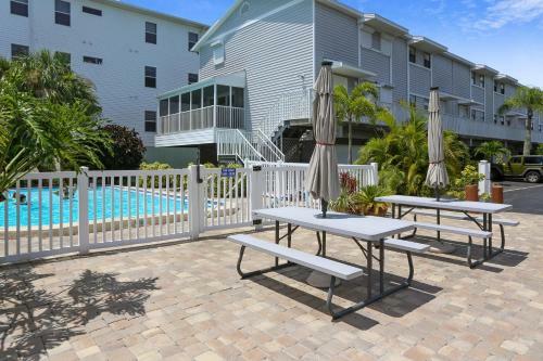 Sea Shell 24 -charming Townhome Near The Beach With Pool And Bbq