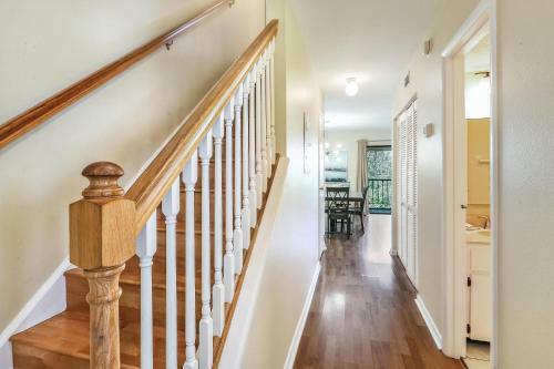 Sea Shell 24 -charming Townhome Near The Beach With Pool And Bbq
