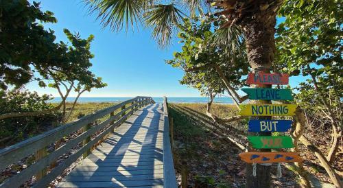 Beachside Villas 204b By Teeming Vacation Rentals