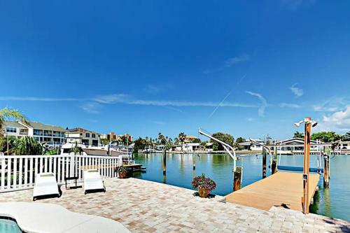 Sea Turtle Life - Amazing Waterfront Home With Beautiful Pool!