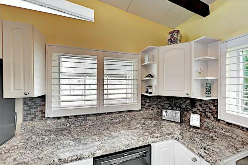 Sea Turtle Life - Amazing Waterfront Home With Beautiful Pool!