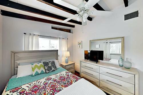 Sea Turtle Life - Amazing Waterfront Home With Beautiful Pool!