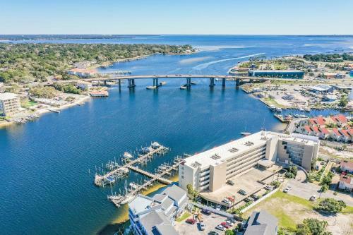 Apartamento Fort Walton Escape Bayfront Condo - Walk To Beach