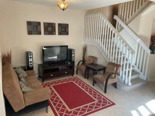 King Bed Home Near Keys, Miami Beach, Everglades