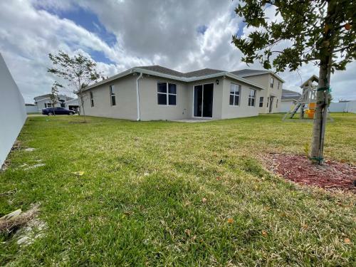 New 3br Spacious & Lux Beach House Theme By Air Base Miami