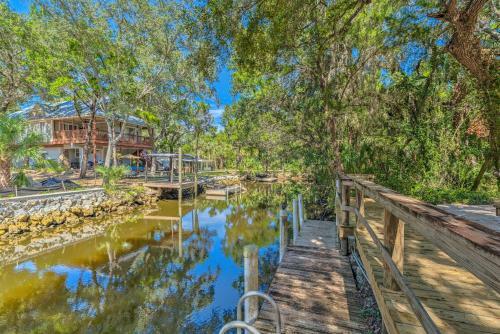 Canalfront Homosassa Escape With Private Dock!