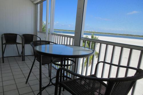 Castle Beach 302 By Kathy Nesbit Vacations