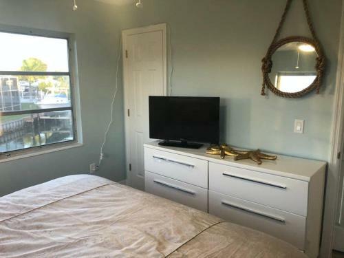 Apartamento 1 Beach Access, Close To Time's Square, On Water