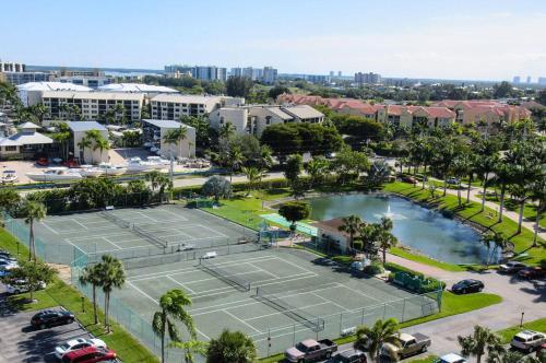 Estero Beach & Tennis 701b By Kathy Nesbit Vacations
