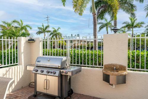 Bay To Beach C1 By Coastal Vacation Properties