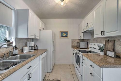 Coastal Jupiter Oasis Less Than 3 Miles To Beaches!