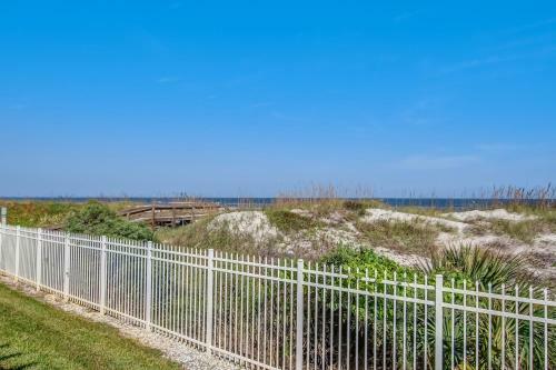 Apartamento Direct Oceanfront Condo - Large Pool - Steps To Beach - Sleeps 6