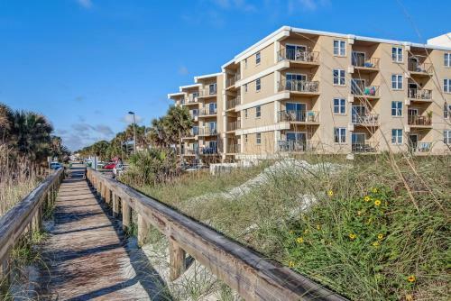 Apartamento Relaxing Condo On Oceanfront - Hear The Waves - Pool -sleeps 6