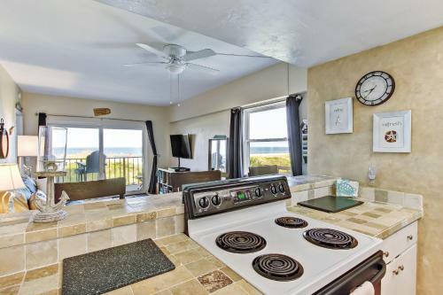 Apartamento Relaxing Condo On Oceanfront - Hear The Waves - Pool -sleeps 6