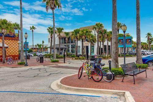 Apartamento Relaxing Condo On Oceanfront - Hear The Waves - Pool -sleeps 6