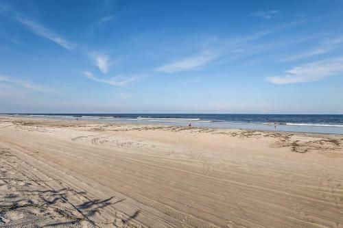 Apartamento Relaxing Condo On Oceanfront - Hear The Waves - Pool -sleeps 6