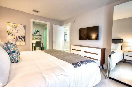 Designer River View Apartments