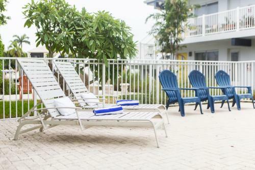 Lovely Apartment On The Canal With A Pool