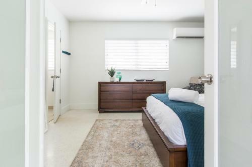 Lovely Apartment On The Canal With A Pool