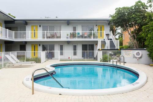 Lovely Apartment On The Canal With A Pool