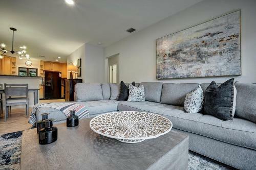 Fantastic 3 Bedroom Heated Salt Pool Home 3 Blocks From Wilton Drive