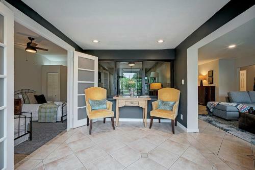 Fantastic 3 Bedroom Heated Salt Pool Home 3 Blocks From Wilton Drive