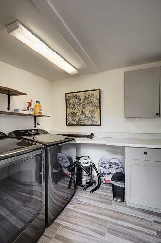 Fantastic 3 Bedroom Heated Salt Pool Home 3 Blocks From Wilton Drive