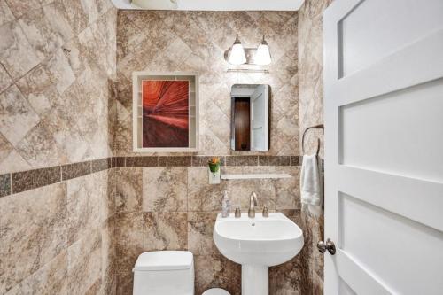 Walk To Las Olas Blvd-heated Private Pool Hot Tub Home