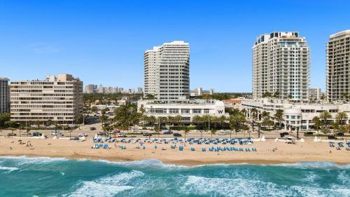 Modern Luxury Beach Hotel Large 2 Bedroom With Views 1707