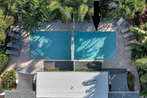 Wilton Manors Cottage West 2 Bed 2 Bath W/own Pool