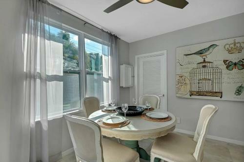 Wilton Manors Cottage West 2 Bed 2 Bath W/own Pool