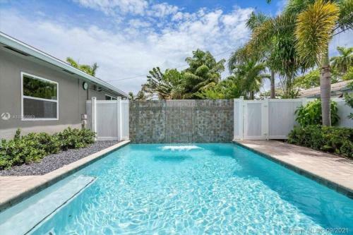 Wilton Manors Cottage West 2 Bed 2 Bath W/own Pool