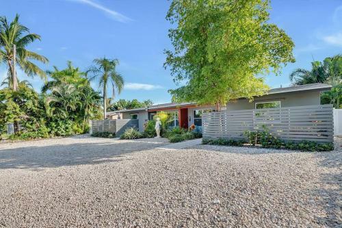 Wilton Manors Cottage West 2 Bed 2 Bath W/own Pool